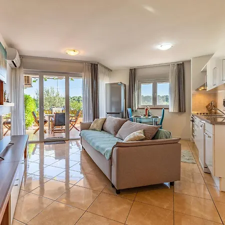 Lovely In With House Sea View