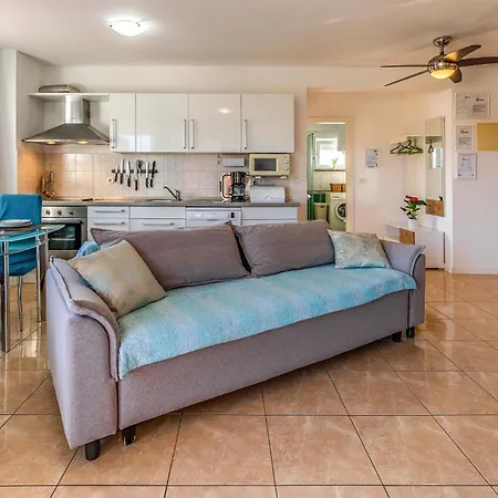 Apartment Lovely In With House Sea View